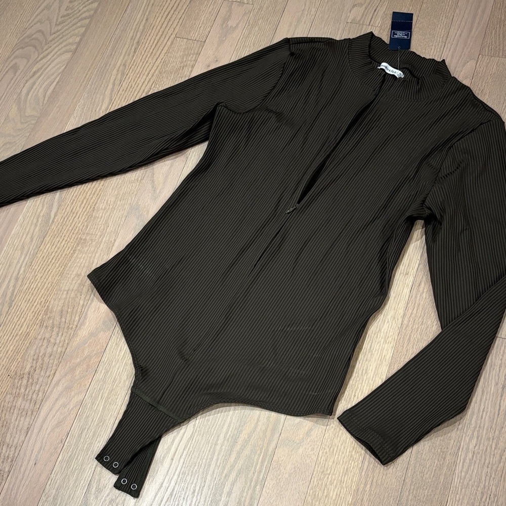 Abercrombie & Fitch Olive Ribbed Top Long Sleeve Bodysuit With Full Zipper XL